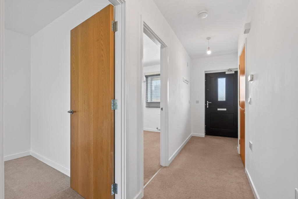 Apartment in Kettering, North Northamptonshire - View 4