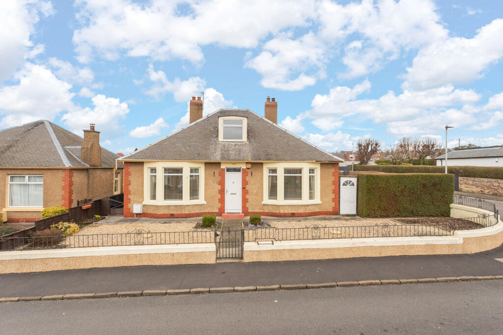 Main image of property: 40 Craigs Crescent, Craigmount, Edinburgh, EH12 8HU