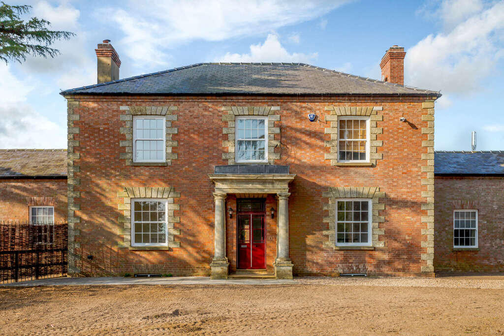 Main image of property: Hollowell Grange, Welford Road, Creaton, Northampton, Northamptonshire, NN6 8NX