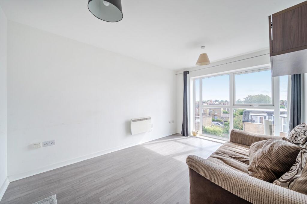 Main image of property: High Street, Colliers Wood, London, SW19