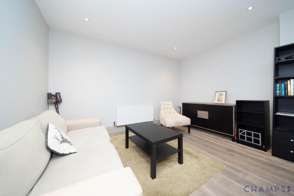 Apartment in London - More