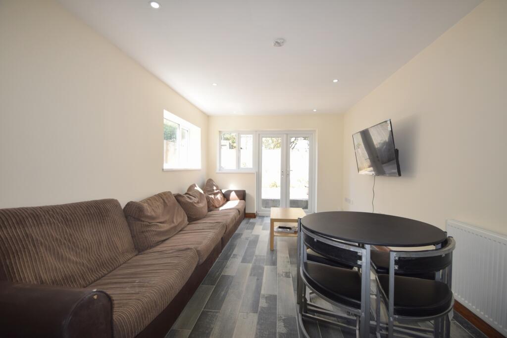 House in Cardiff - View 4