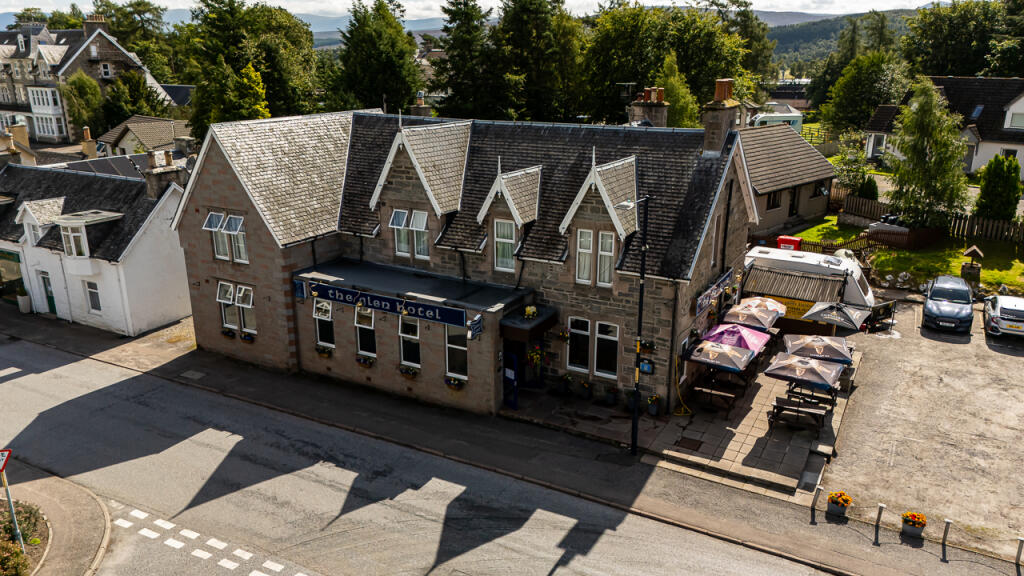 Glen Hotel, Main Street, Newtonmore, Highland photo 2