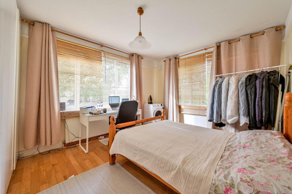 Apartment in London - More