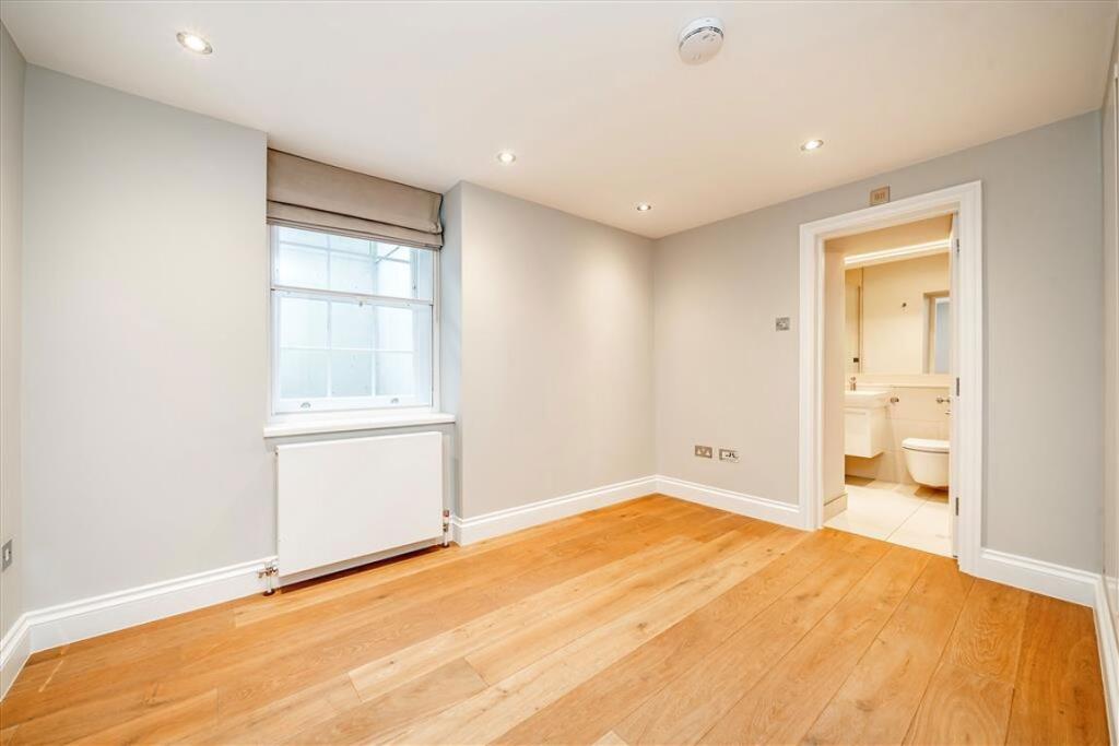 Apartment in London - More