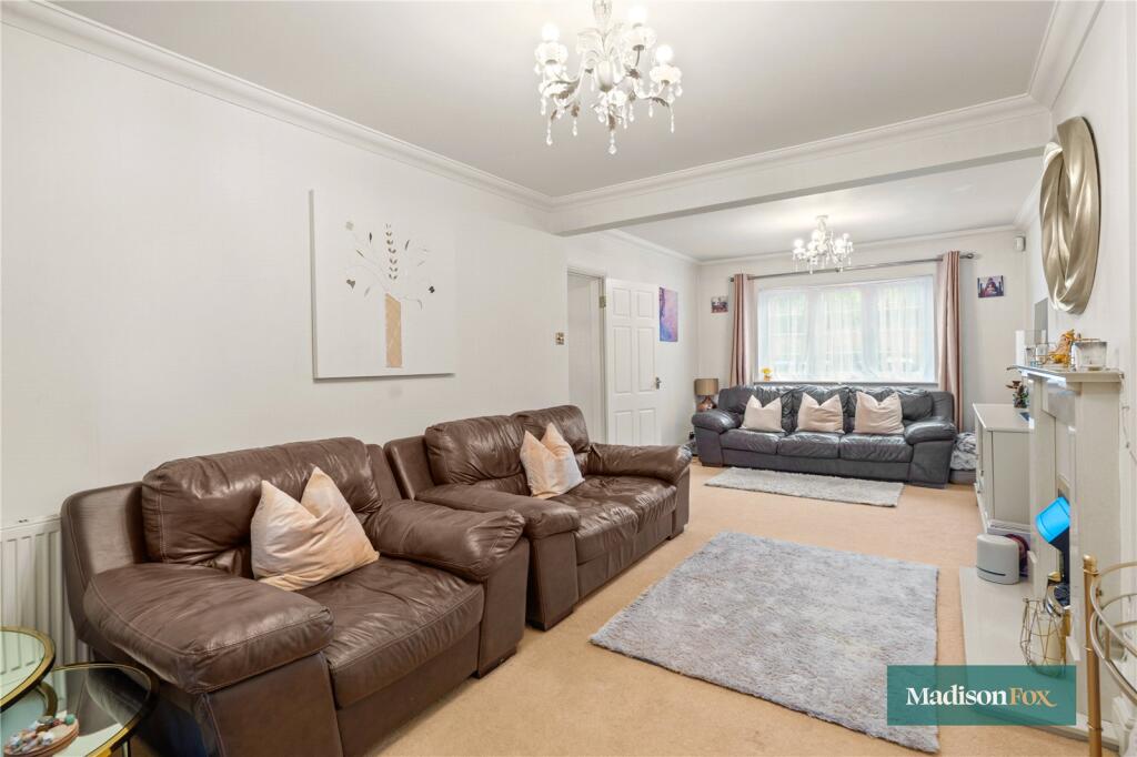 The Chase, Chigwell, Essex, IG7 photo 4