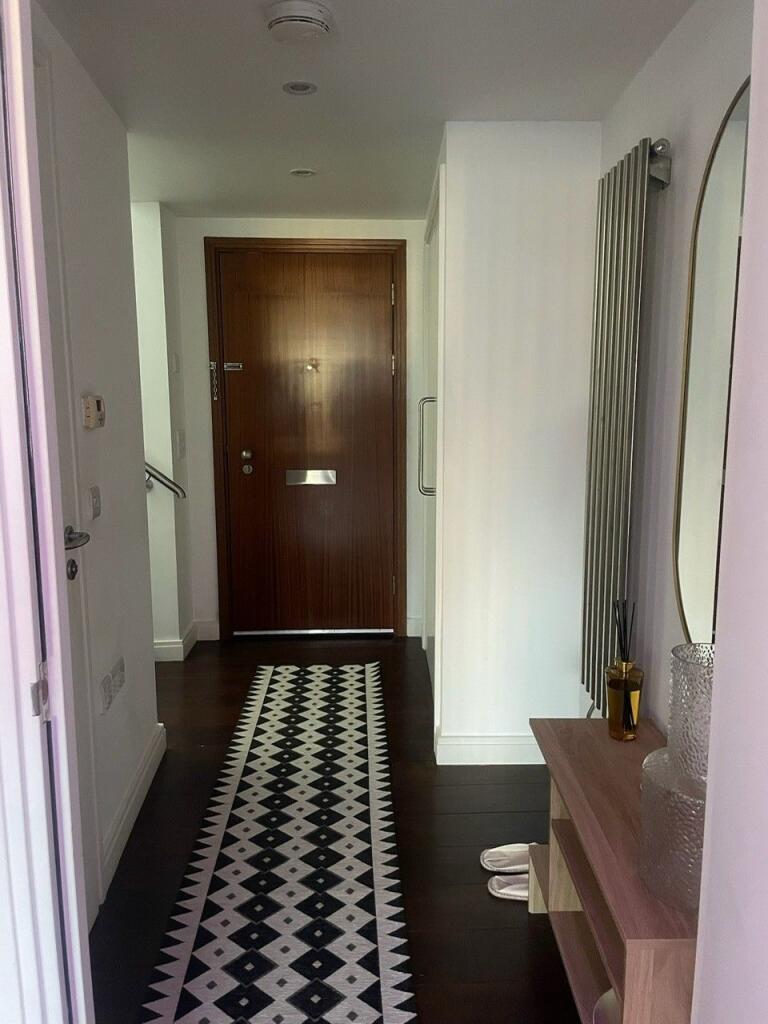 Apartment in London - View 5