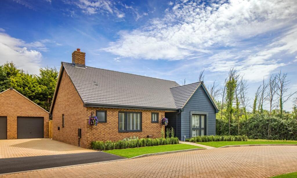 Main image of property: North Mundham,
West Sussex,
PO201EP