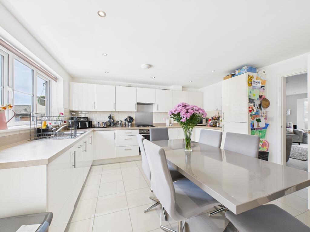 Warwick Close, Littleover photo 4