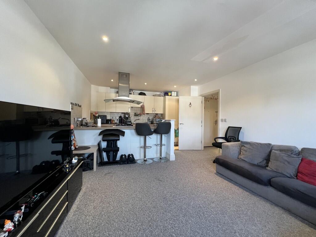 Apartment in Harrow - View 4