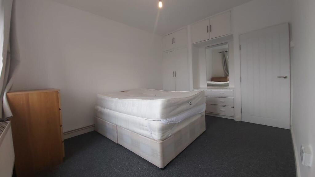 Apartment in London - More