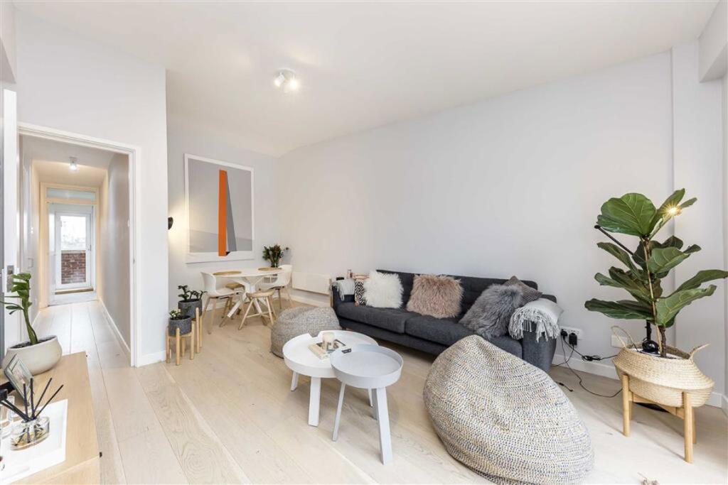 Apartment in London - View 4