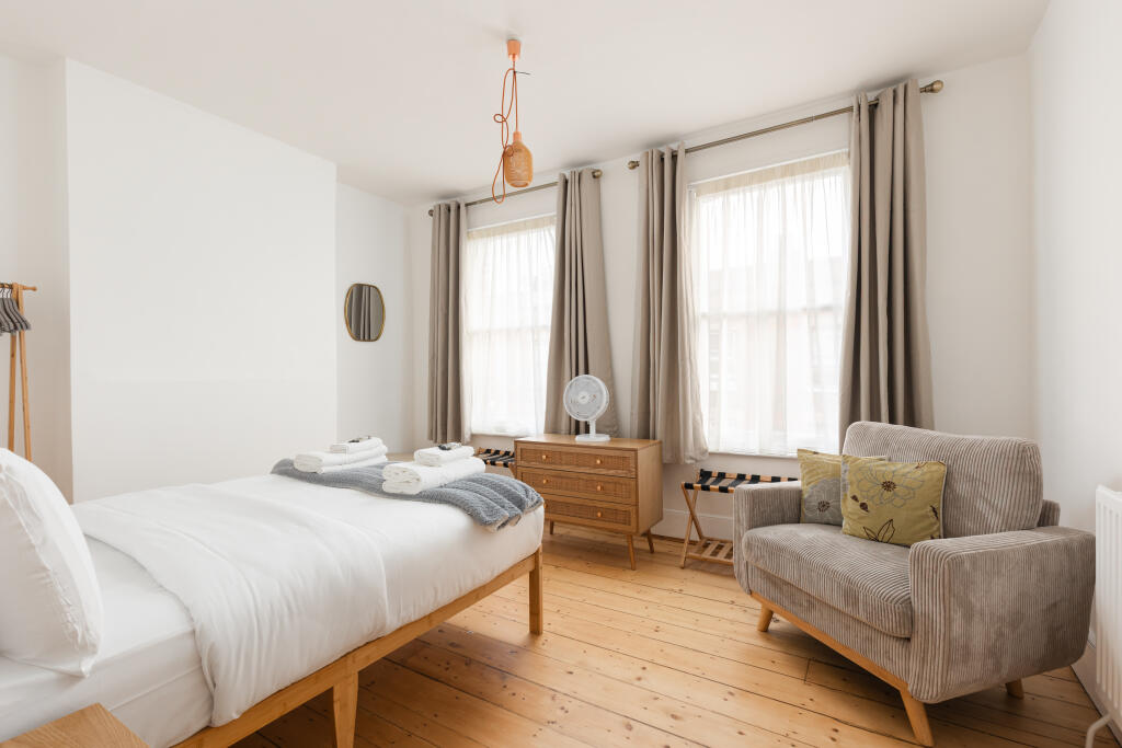 House in London - View 4