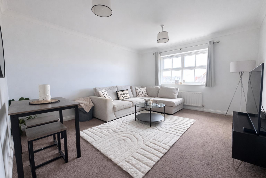 Main image of property: High Street, Lee-On-The-Solent