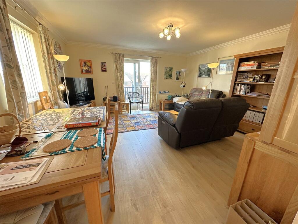 Apartment in Eastbourne, East Sussex - View 4
