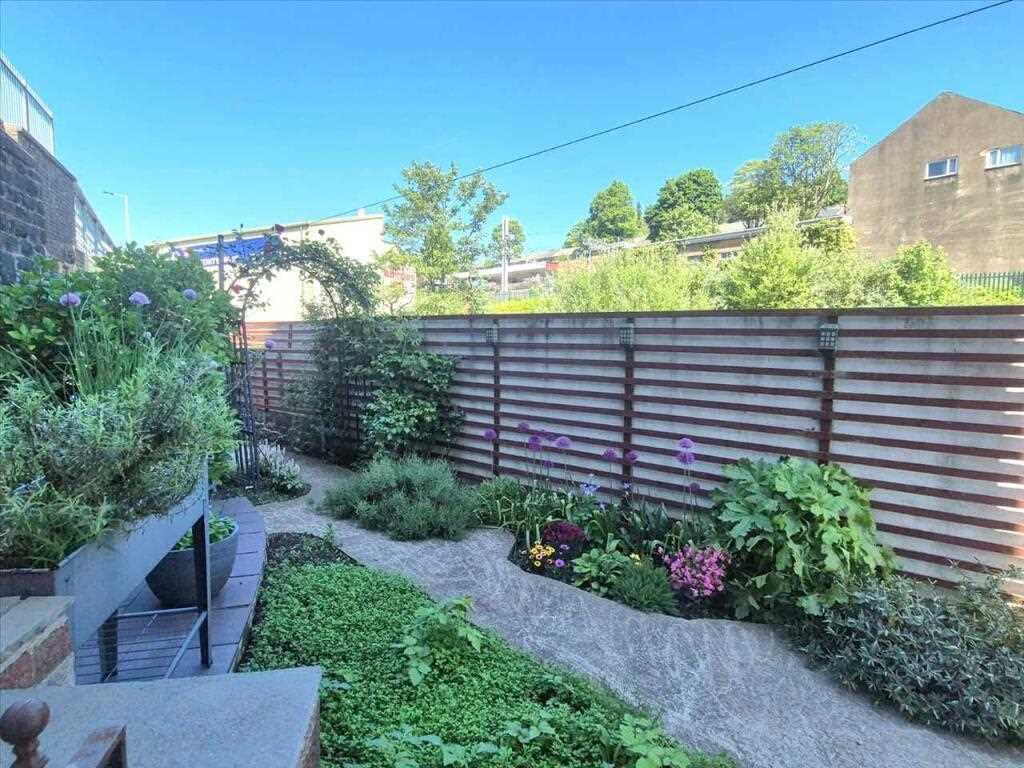 3-bed terraced on Eirw Road,Porth, £110,000