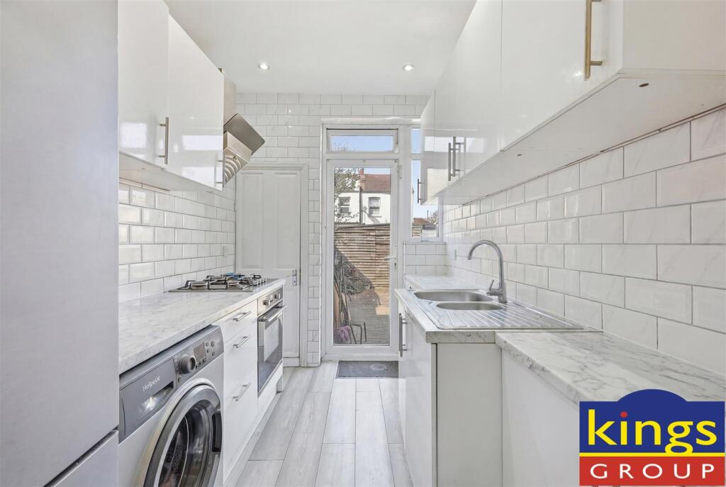 House in London - View 3