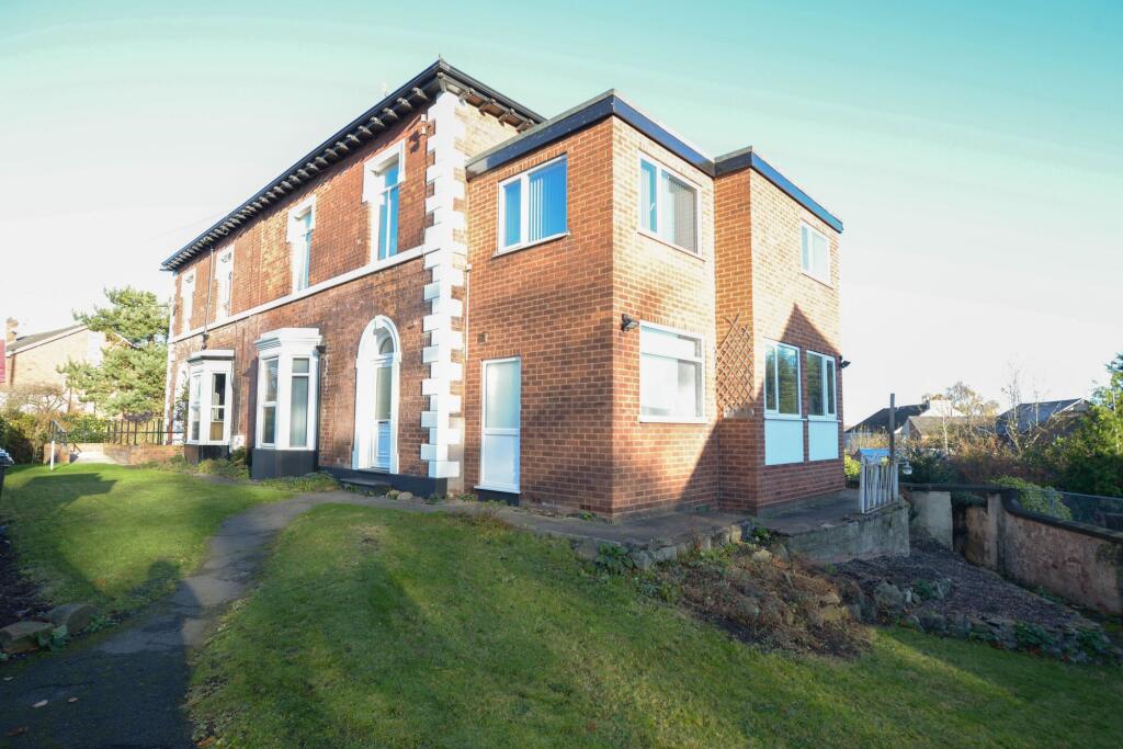 Main image of property: 91 Newbold Road, Chesterfield, S41