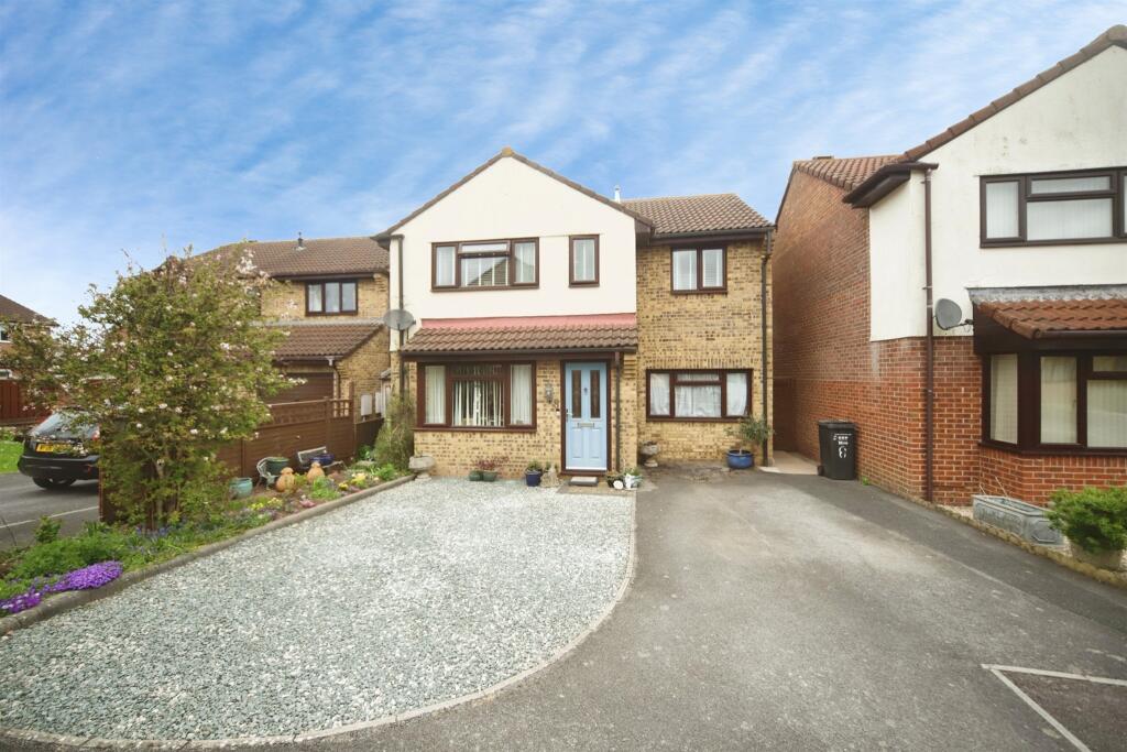 Main image of property: Parrett Mead, Taunton