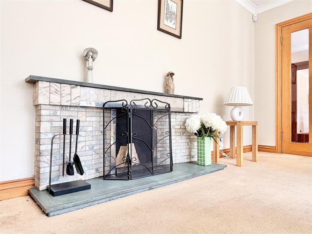 Wellhall Road, Hamilton - View 4