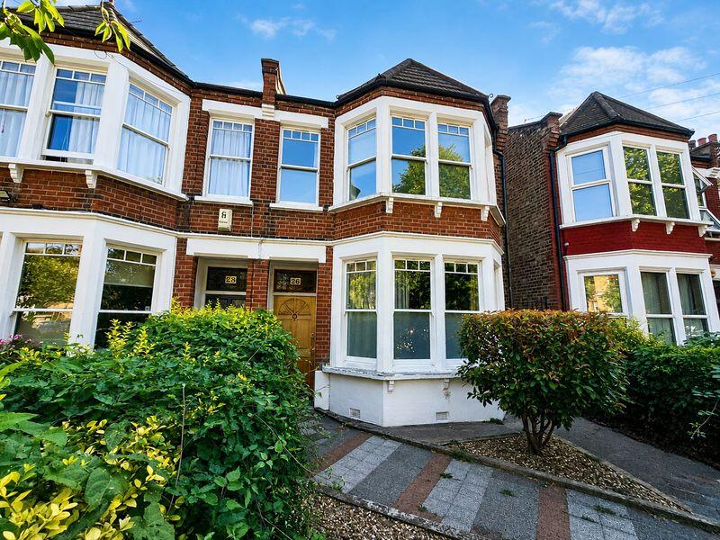 House in London - View 2