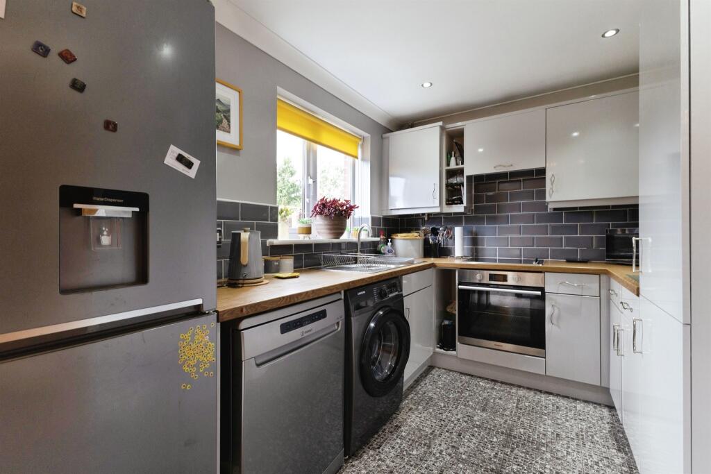 House in Stockton-on-Tees - More
