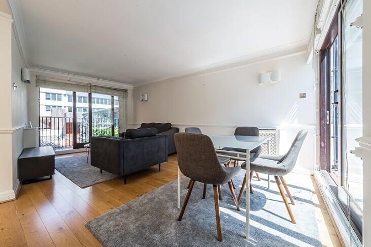 2 bedroom mews property for rent