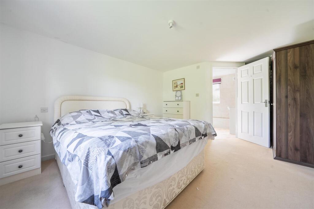 Trinity Hill, Axminster photo 4