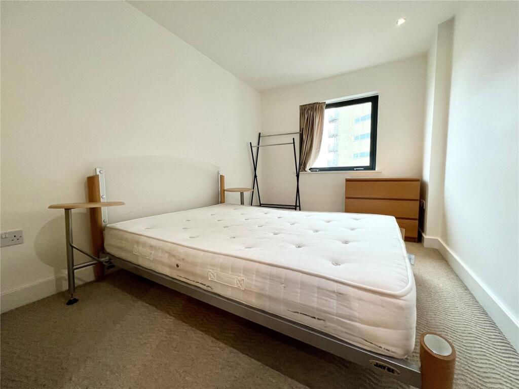 Apartment in Birmingham, Chinese Quarter, Jewellery Quarter - View 4