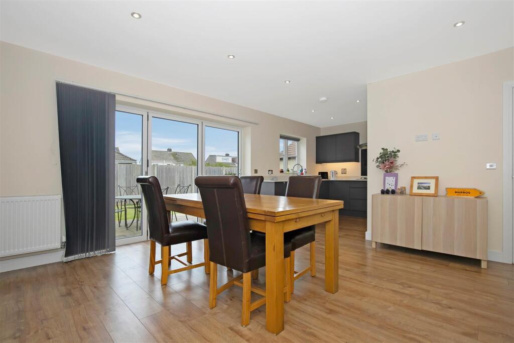 The Causeway, Coalpit Heath, Bristol photo 4