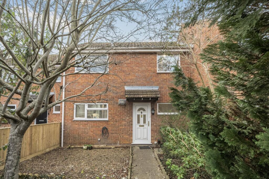 Main image of property: Queens Road, Carterton, Oxfordshire, OX18