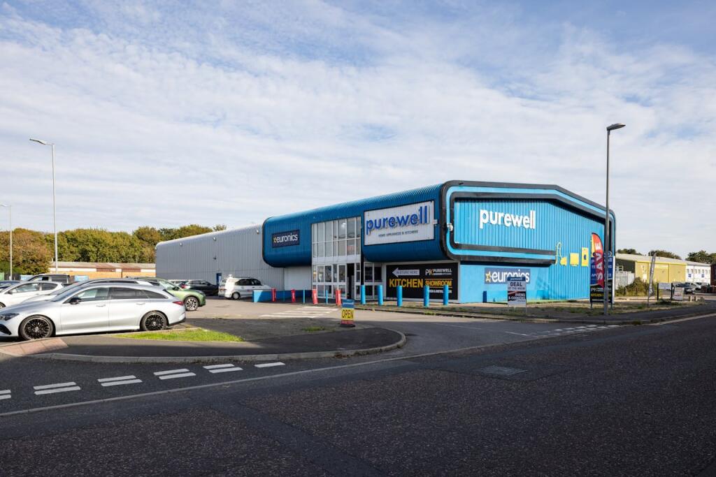 Main image of property: 2 Wilverley Road, Christchurch, BH23 3RU