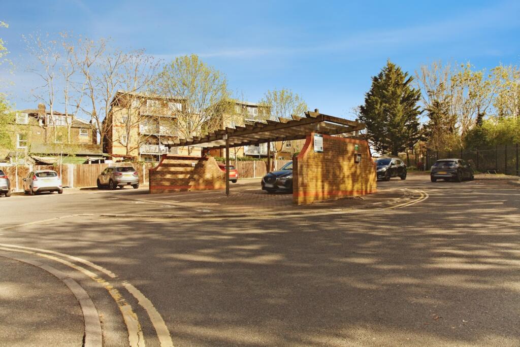 Apartment in London - View 2