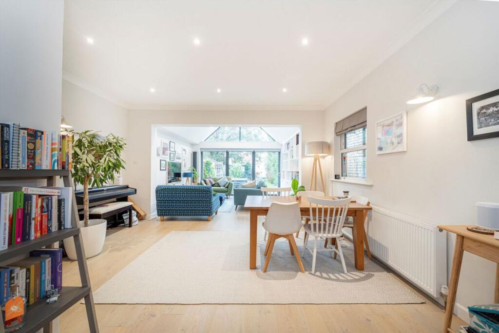 House in Kingston upon Thames - View 4