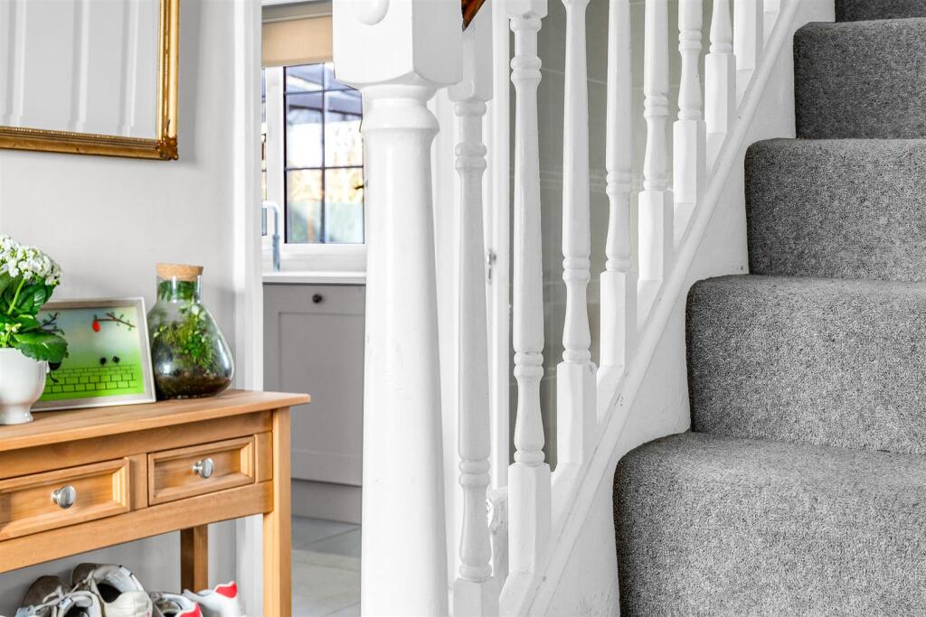 Additional image 33 of Youngs Rise, Welwyn Garden City