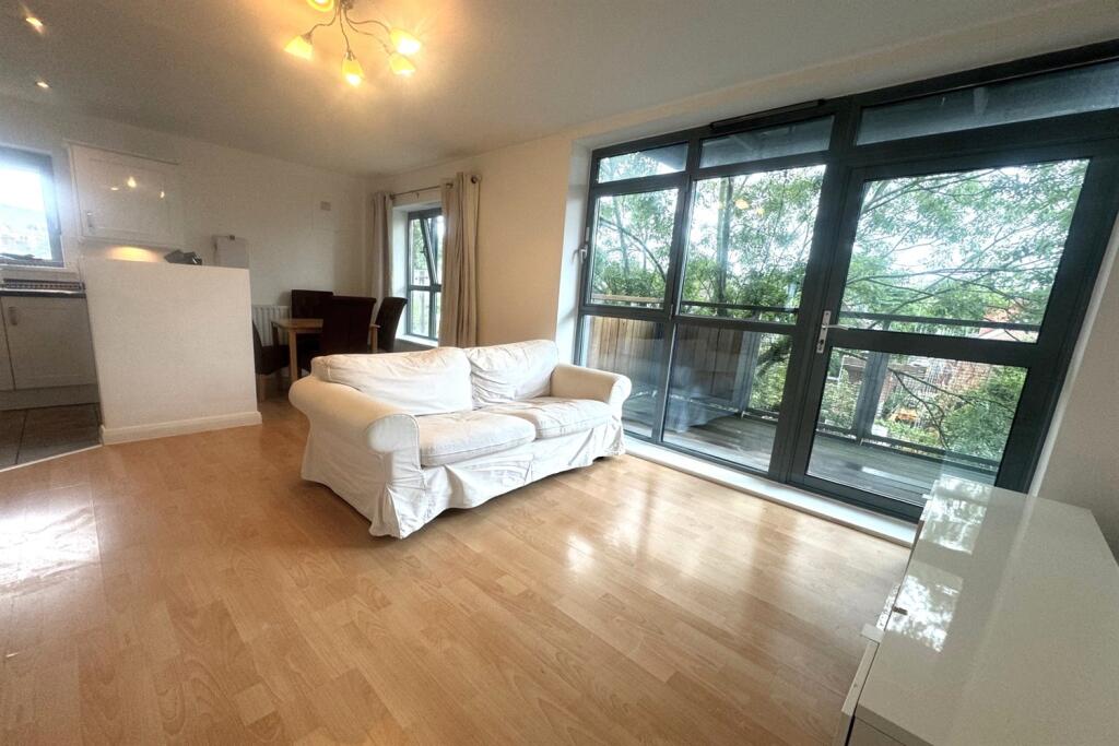 Apartment in London - View 5