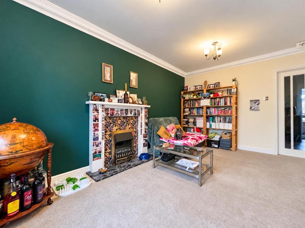 House in Staffordshire Moorlands, Leek - View 3