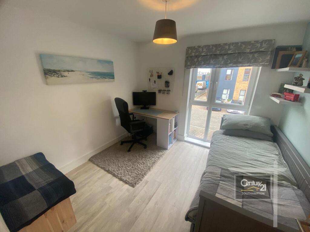 Apartment in Southampton - More