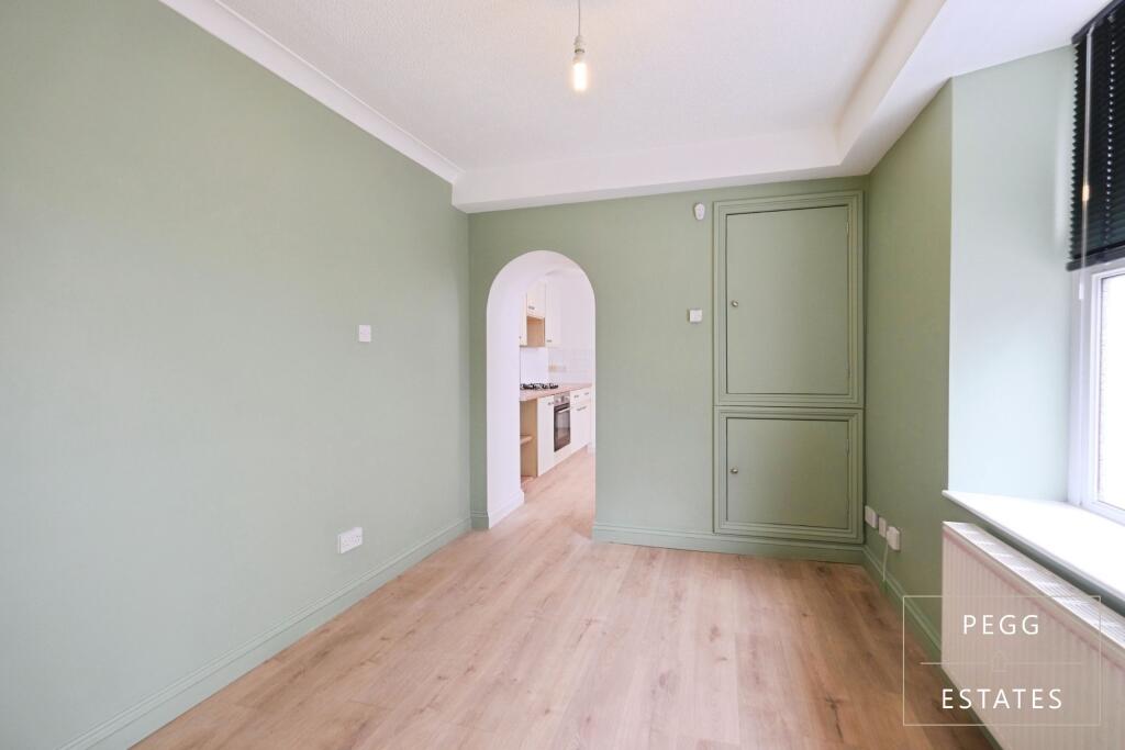 Apartment in Torquay, Torbay - View 4