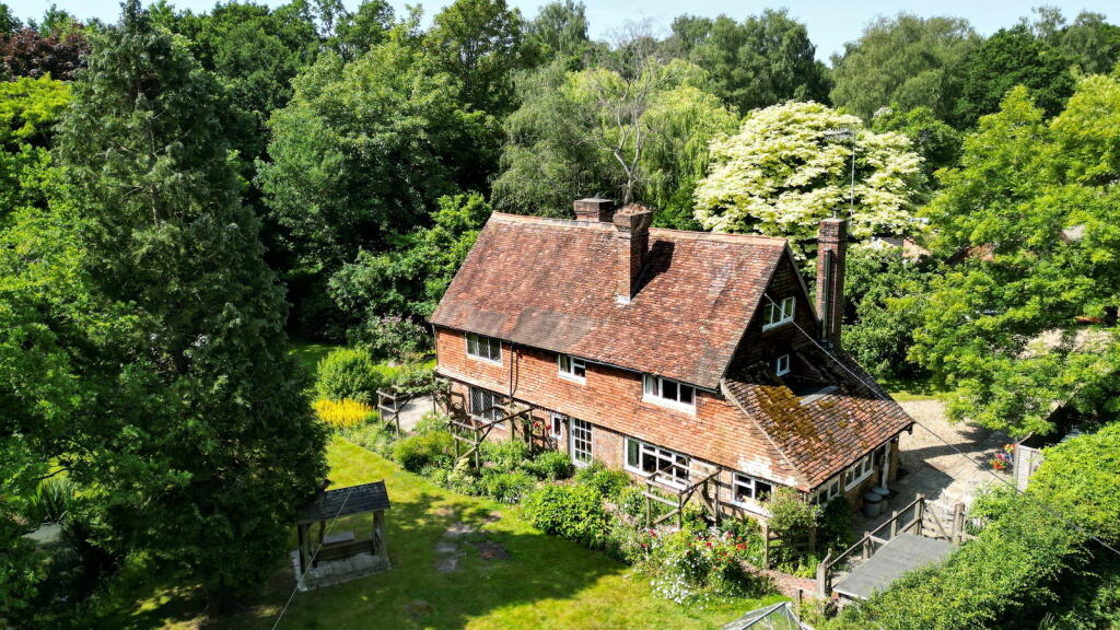 Main image of property: Tonbridge Road, Chiddingstone Causeway, Edenbridge, TN8 7AU