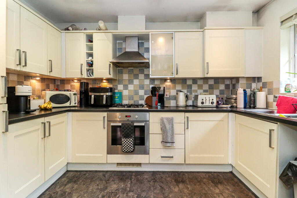 Apartment in Hemel Hempstead - View 4