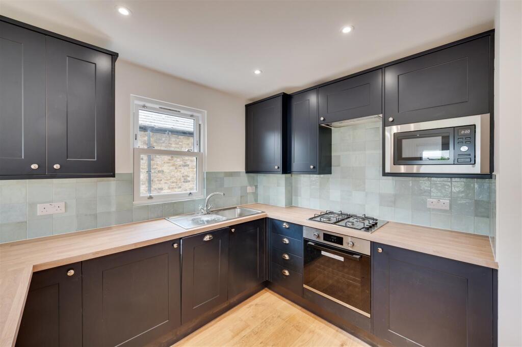 2 bedroom maisonette for rent