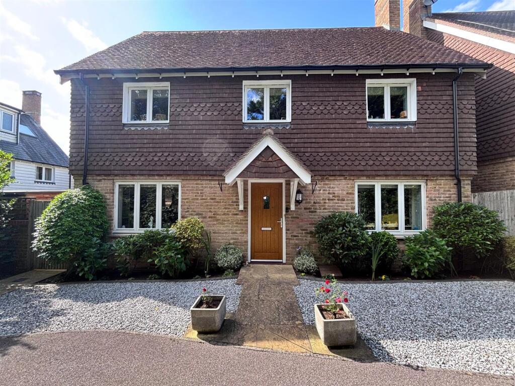 4-bed house on Trinity Fields, Lower Beeding, Horsham, £550,000
