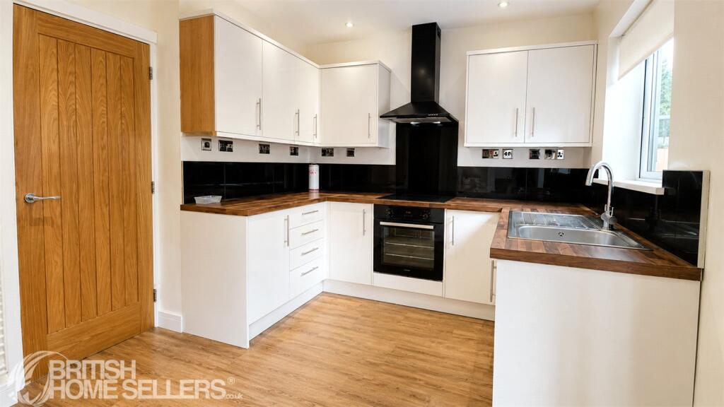 House in Nottingham, Chilwell - View 5