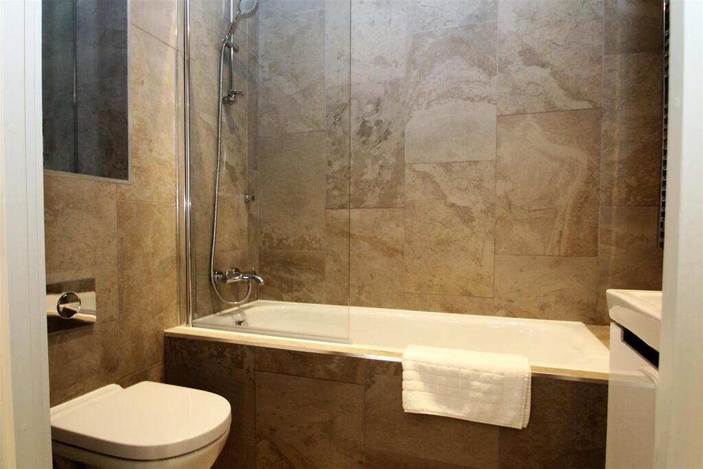 Apartment in Guildford - View 4