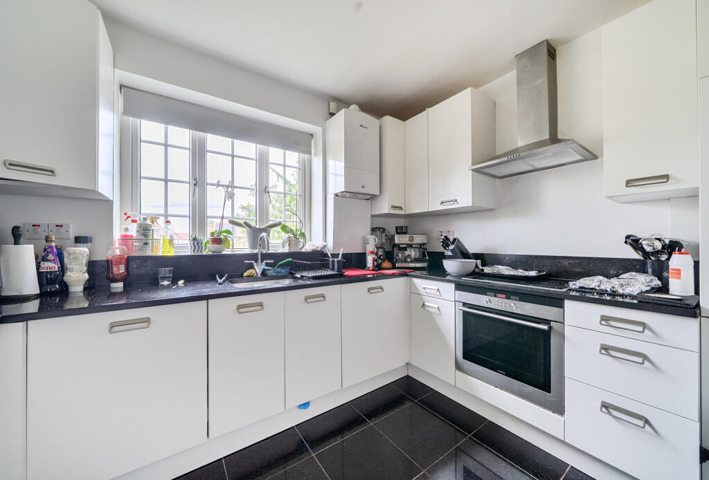 Apartment in London, Royal Borough of Kingston upon Thames - View 5