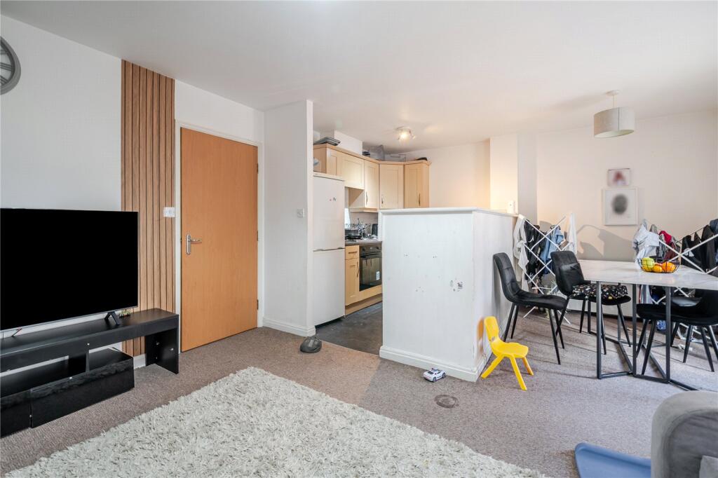 Apartment in Crewe - More