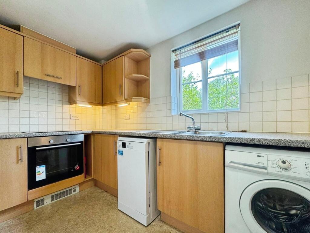 Apartment in Hemel Hempstead - View 5