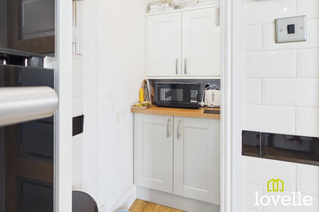 House in Hull - View 5