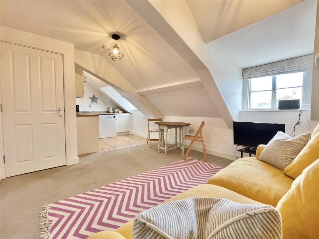 Main image of property: High East Street, Dorchester